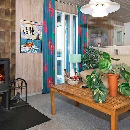 Four-bedroom Holiday In Knebel 6 بيت للعطل Skødshoved Strand