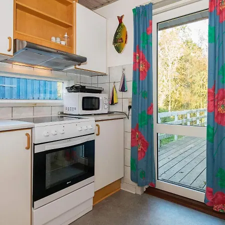 Four-bedroom Holiday In Knebel 6 Skødshoved Strand