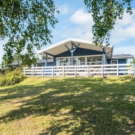 Four-bedroom Holiday In Knebel 6 * Skødshoved Strand