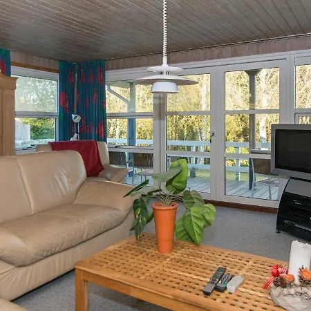 Four-bedroom In Knebel 6 *