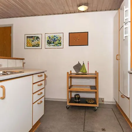 Four-bedroom In Knebel 6 Hébergement de vacances Skødshoved Strand